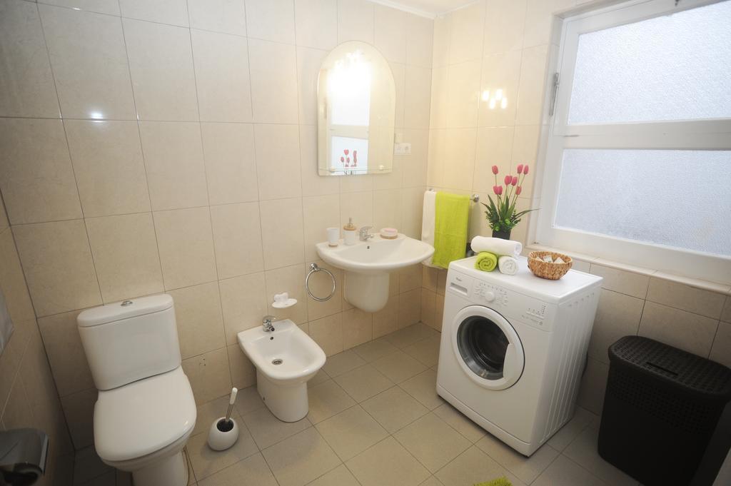 Apartamento Couto Πόντα Ντελγκάντα Εξωτερικό φωτογραφία